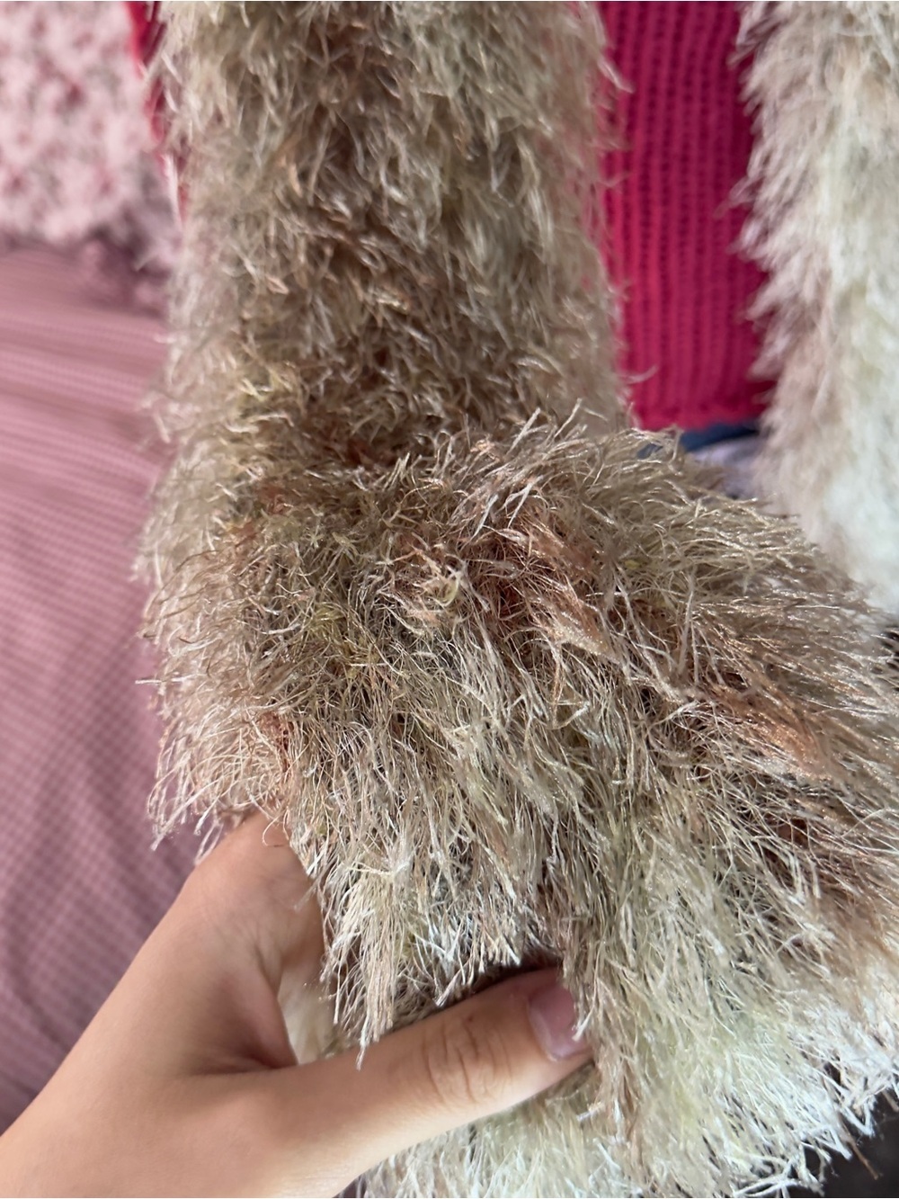 Y2K Fuzzy Scarf - Picture 4 of 7